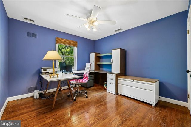 6904 EARLSGATE WAY, North Bethesda, MD 20852