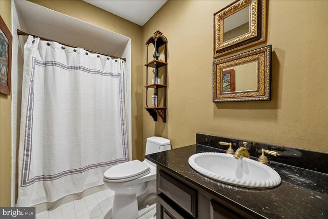 6904 EARLSGATE WAY, North Bethesda, MD 20852