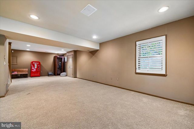 6904 EARLSGATE WAY, North Bethesda, MD 20852