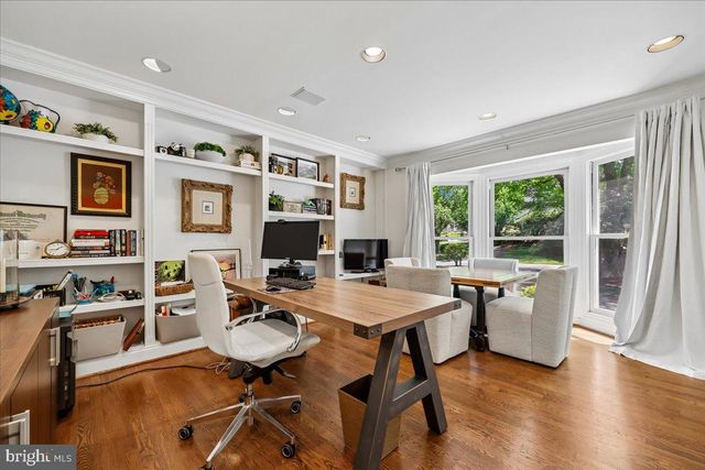 6904 EARLSGATE WAY, North Bethesda, MD 20852