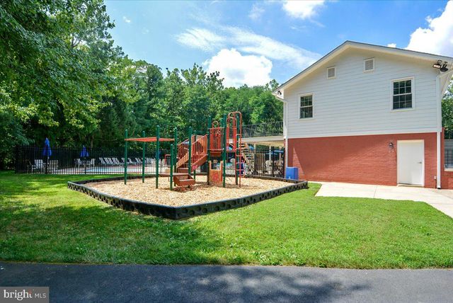 6904 EARLSGATE WAY, North Bethesda, MD 20852