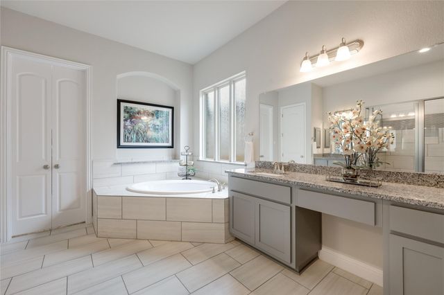 7425 Pace Ravine DR, Lago Vista, TX 78645