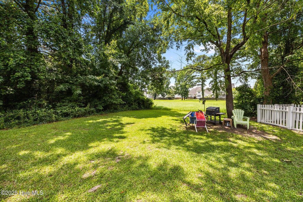 2010 Shadowood Court A, Greenville, NC 27858