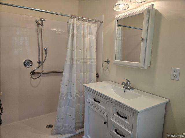 2758 N. Cedar Avenue, Ronkonkoma, NY 11779