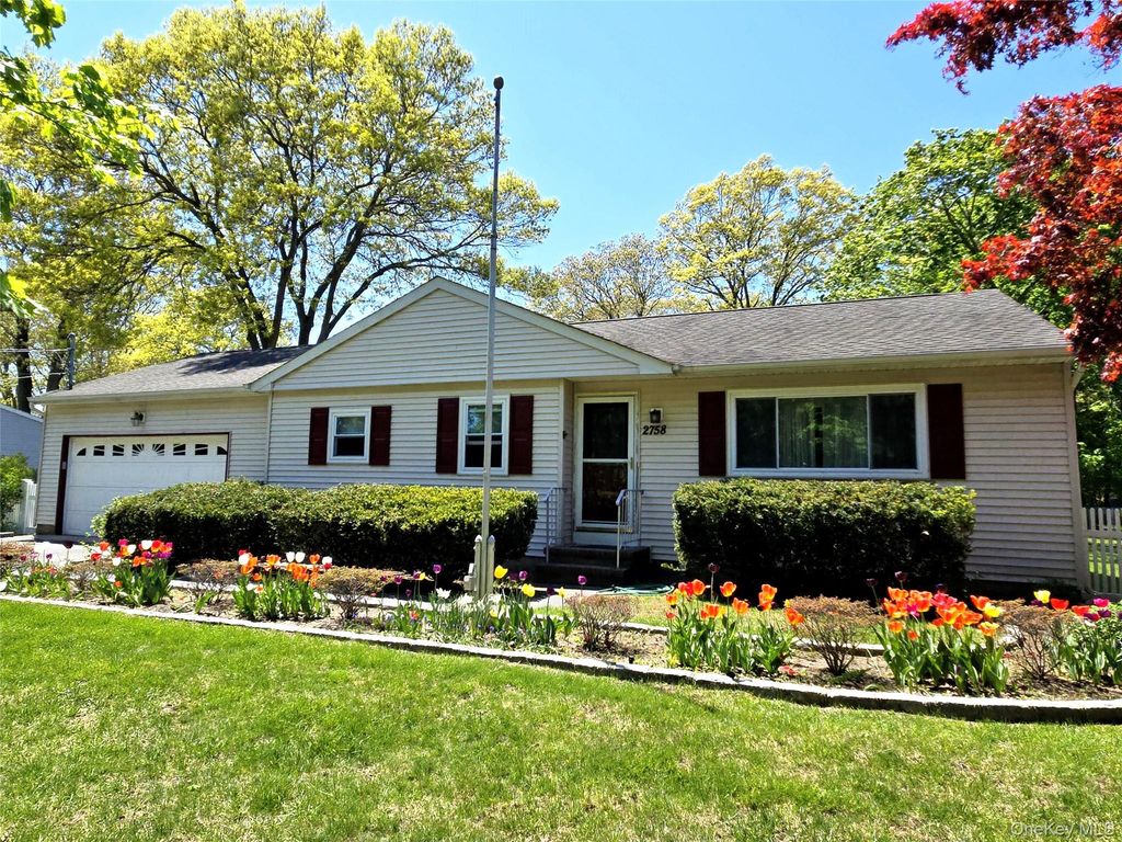 2758 N. Cedar Avenue, Ronkonkoma, NY 11779