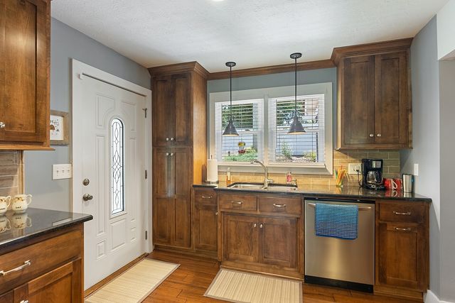 1247 South Pawnee Drive, Springfield, TN 37172