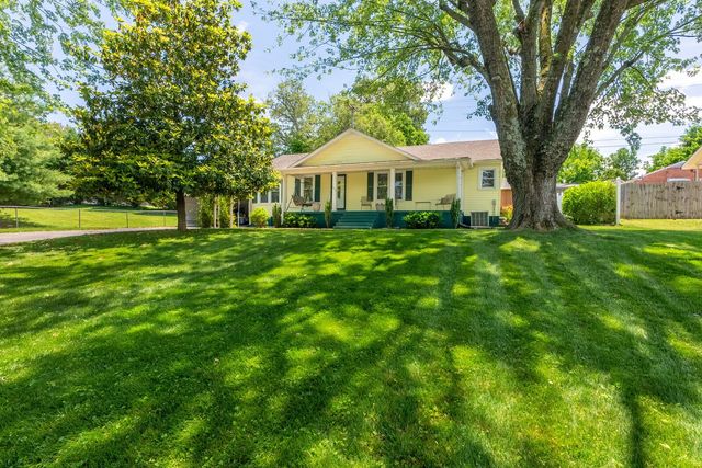 1247 South Pawnee Drive, Springfield, TN 37172