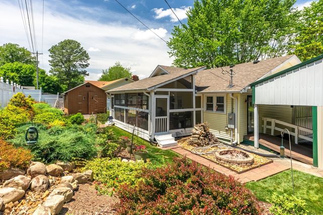 1247 South Pawnee Drive, Springfield, TN 37172