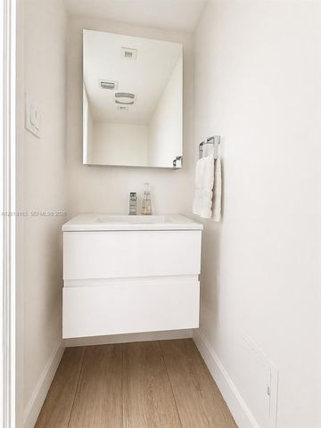 400 S Pointe Dr 707, Miami Beach, FL 33139