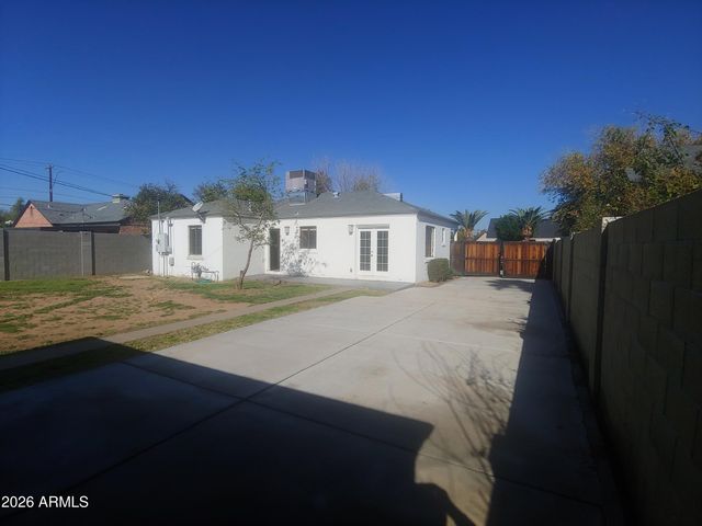 539 W WILSHIRE Drive, Phoenix, AZ 85003