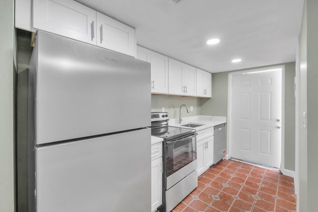 4171 NW 26TH Street T2, Lauderhill, FL 33313