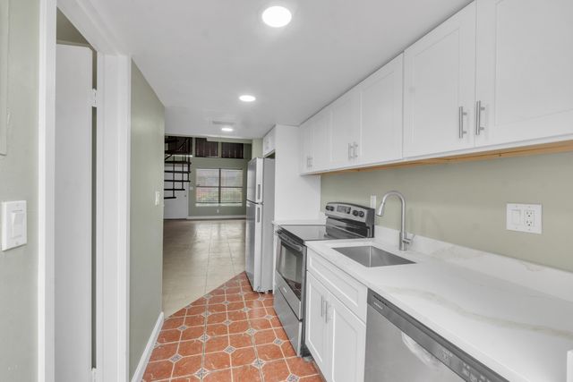 4171 NW 26TH Street T2, Lauderhill, FL 33313