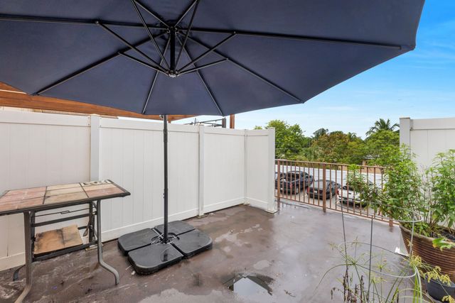 4171 NW 26TH Street T2, Lauderhill, FL 33313
