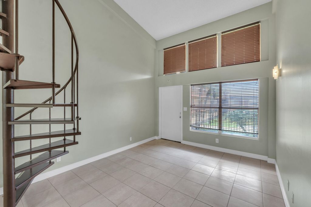 4171 NW 26TH Street T2, Lauderhill, FL 33313