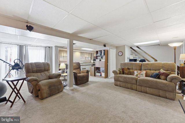 8601 KENILWORTH DR, Springfield, VA 22151