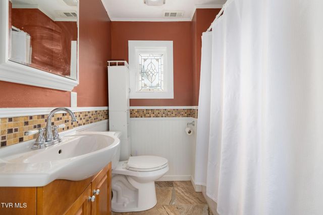 3500 Bloomingdale Road, Kingsport, TN 37660