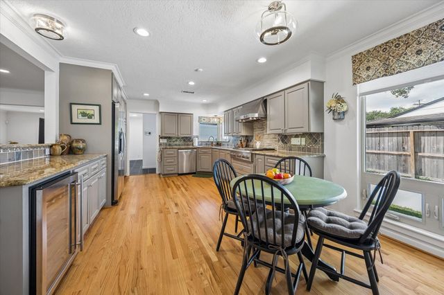 3511 S Braeswood Boulevard, Houston, TX 77025