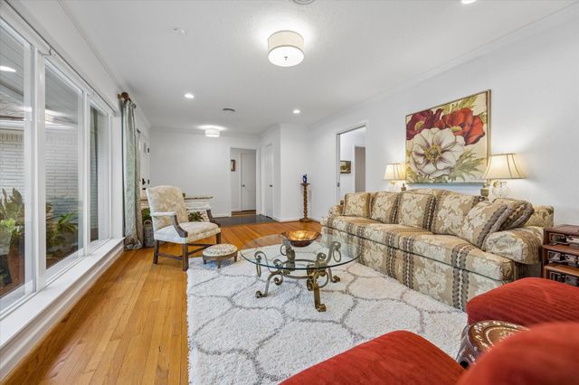 3511 S Braeswood Boulevard, Houston, TX 77025