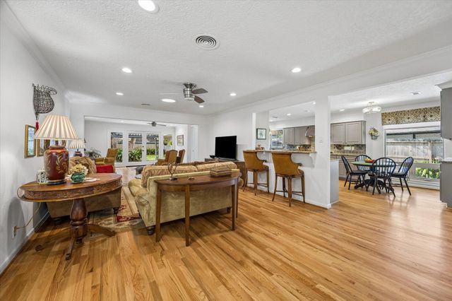 3511 S Braeswood Boulevard, Houston, TX 77025