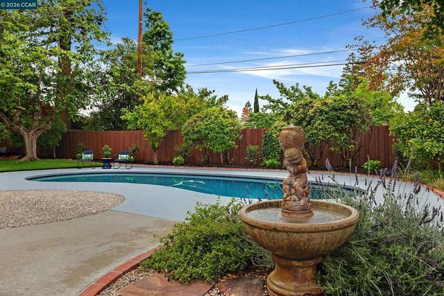 919 Cheyenne Dr, Walnut Creek, CA 94598