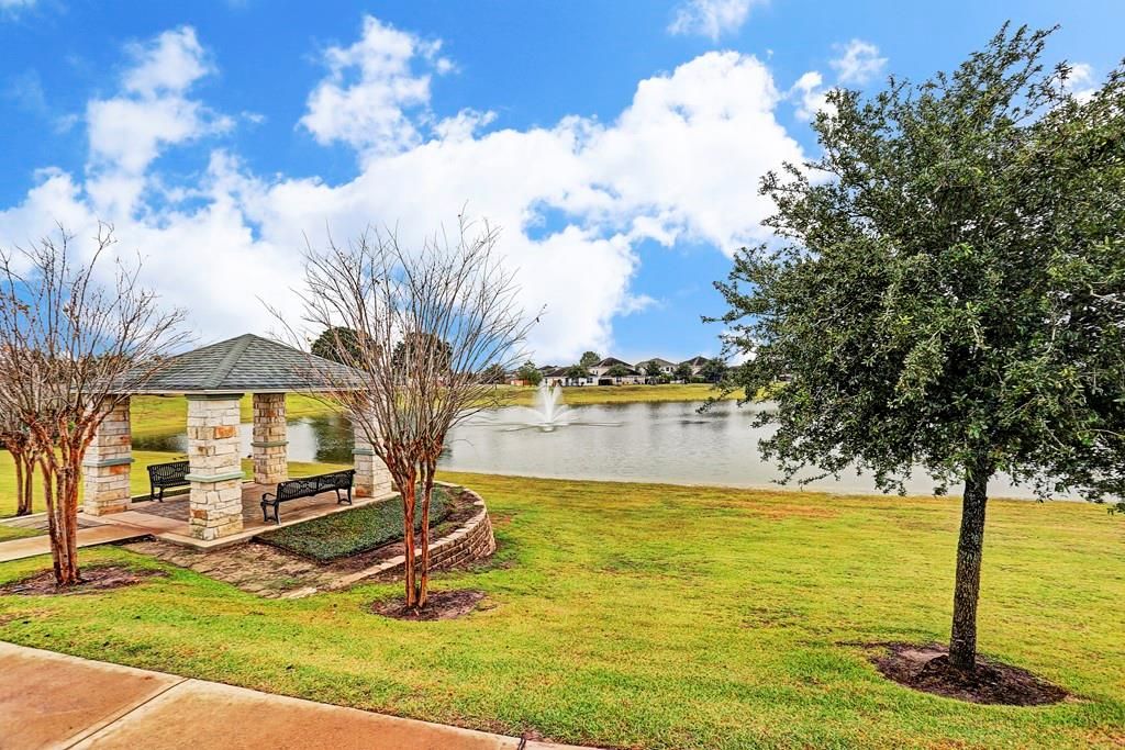 18219 Alora Springs Trc, Cypress, TX 77433