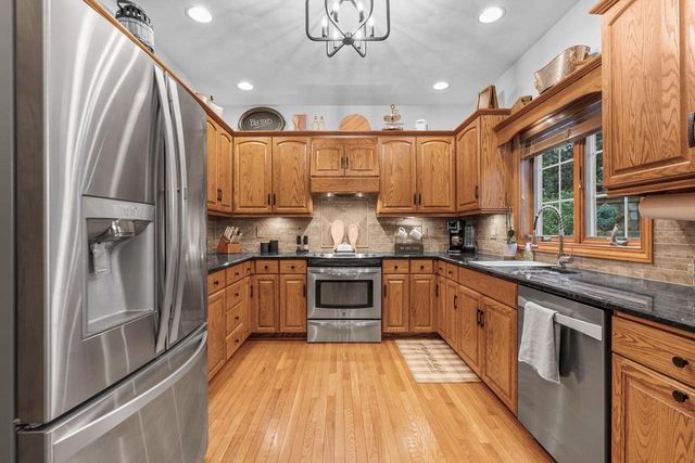 4469 W FIELDWOOD LANE, Appleton, WI 54913