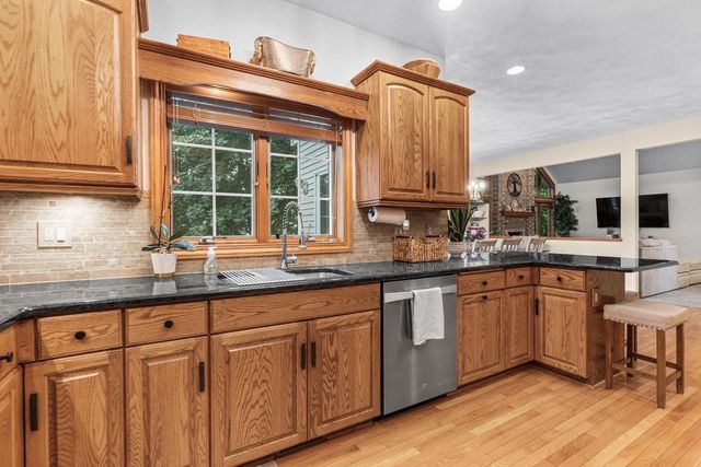 4469 W FIELDWOOD LANE, Appleton, WI 54913
