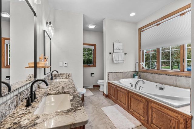 4469 W FIELDWOOD LANE, Appleton, WI 54913