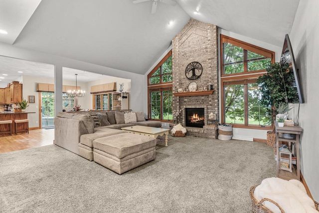 4469 W FIELDWOOD LANE, Appleton, WI 54913