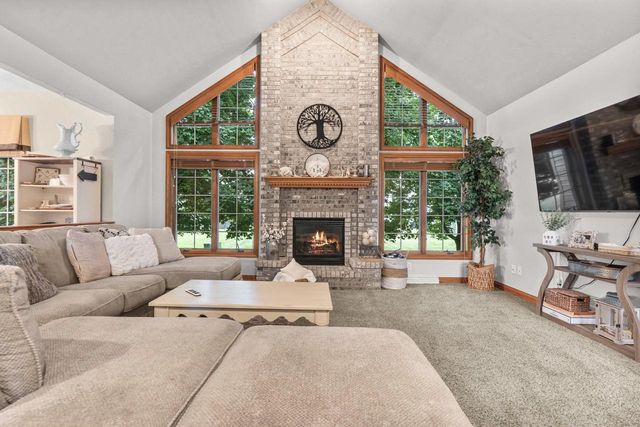 4469 W FIELDWOOD LANE, Appleton, WI 54913