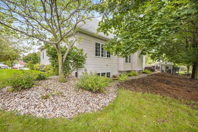 4469 W FIELDWOOD LANE, Appleton, WI 54913