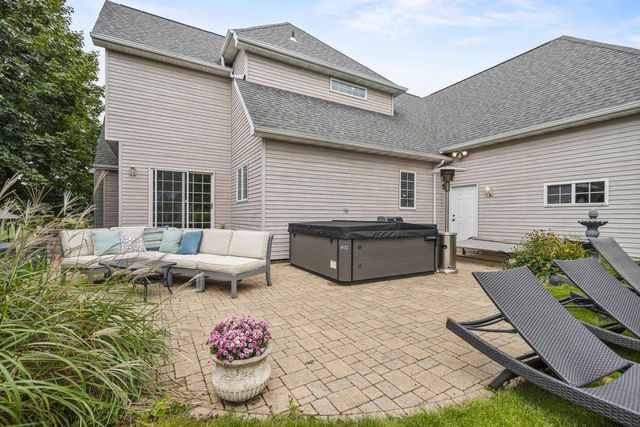 4469 W FIELDWOOD LANE, Appleton, WI 54913