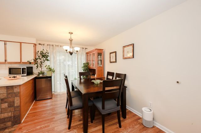 19 Eastmeadow Way, Manchester, NH 03109