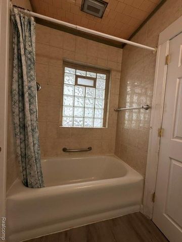 2830 Reynolds Street, Flint, MI 48503