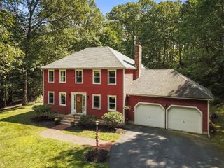 60 Allen Rd, Sturbridge, MA 01566