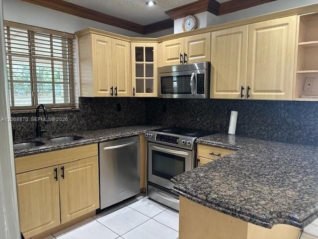 6306 SW 39th St, Miami, FL 33155