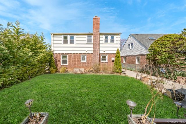 14 Milton Court, Rockville Centre, NY 11570