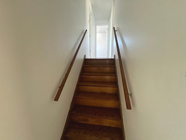 7934 S KOMENSKY Avenue, Chicago, IL 60652
