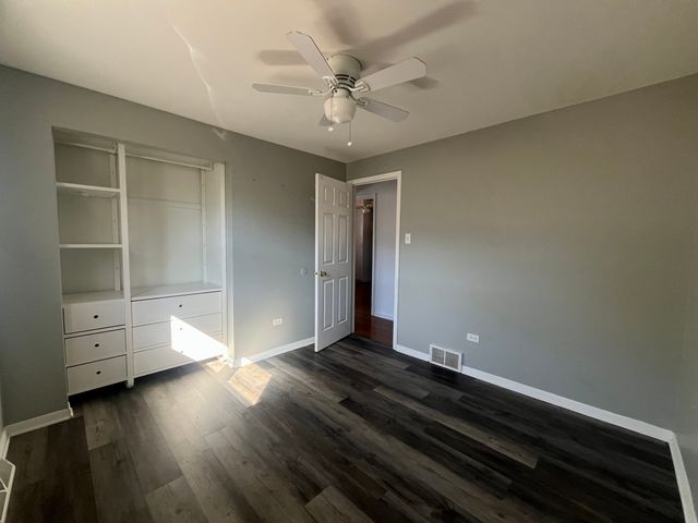 7934 S KOMENSKY Avenue, Chicago, IL 60652