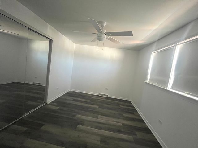 7934 S KOMENSKY Avenue, Chicago, IL 60652