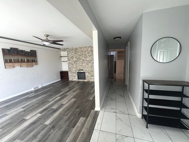 7934 S KOMENSKY Avenue, Chicago, IL 60652
