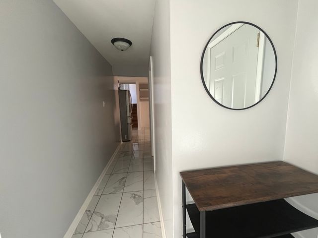 7934 S KOMENSKY Avenue, Chicago, IL 60652