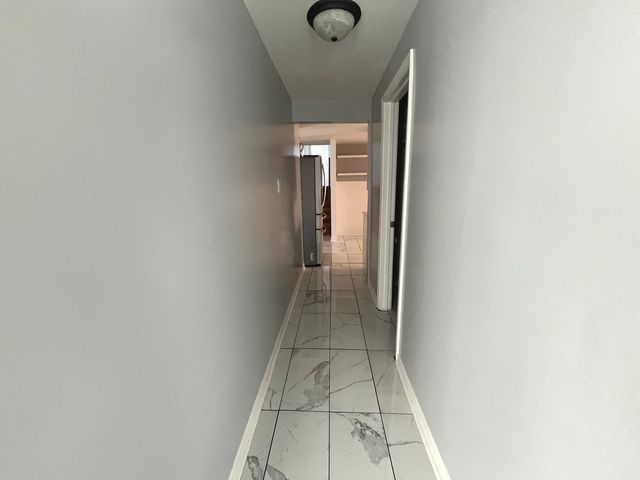 7934 S KOMENSKY Avenue, Chicago, IL 60652