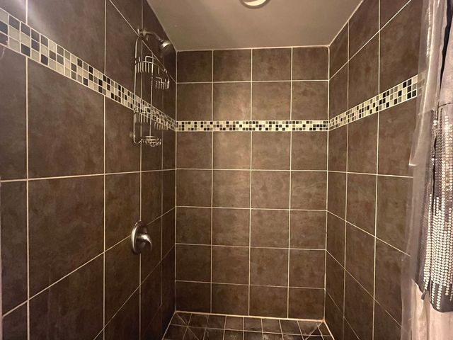 7934 S KOMENSKY Avenue, Chicago, IL 60652