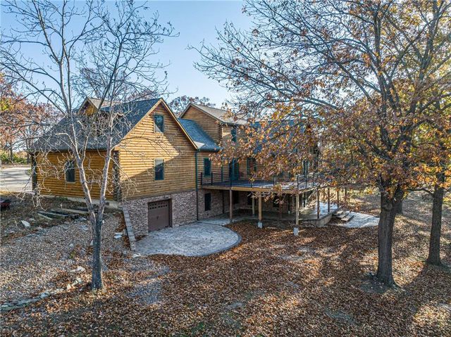 30611 Stonehaven Drive, Warsaw, MO 65355