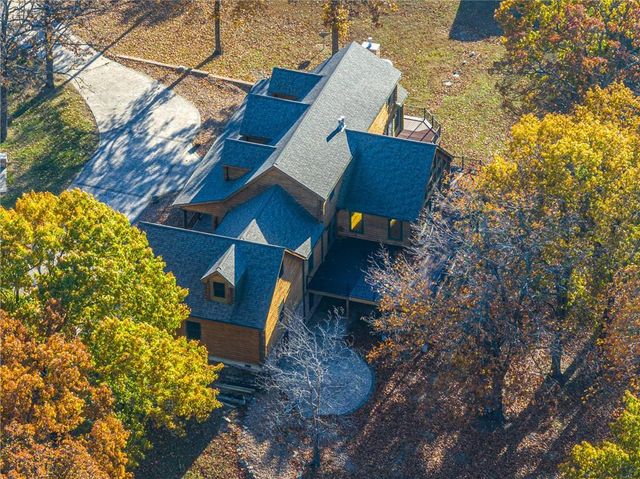 30611 Stonehaven Drive, Warsaw, MO 65355