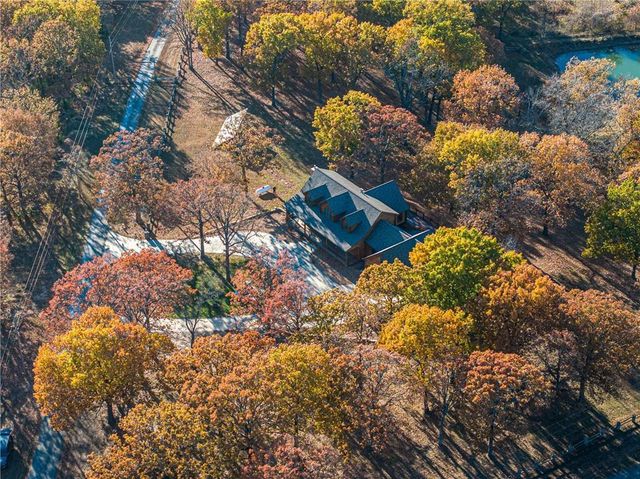 30611 Stonehaven Drive, Warsaw, MO 65355