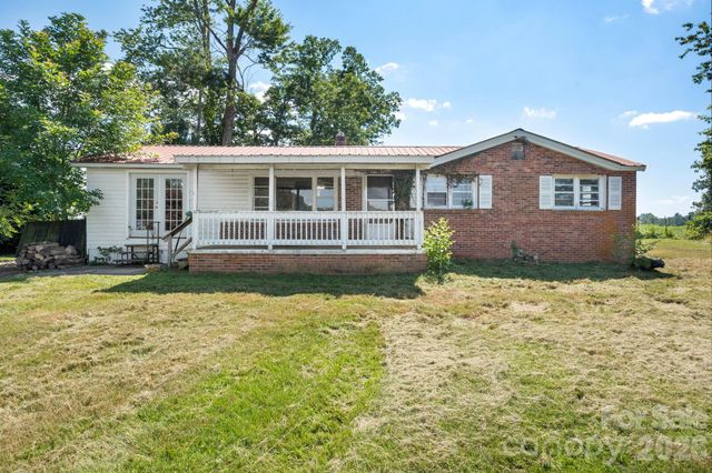 86 Sterling Drive, Mills River, NC 28759