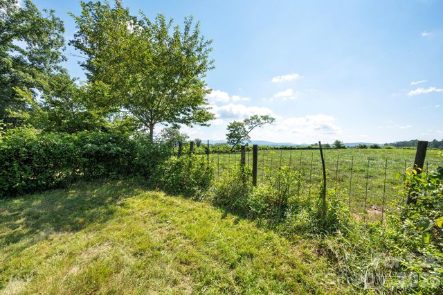 86 Sterling Drive, Mills River, NC 28759