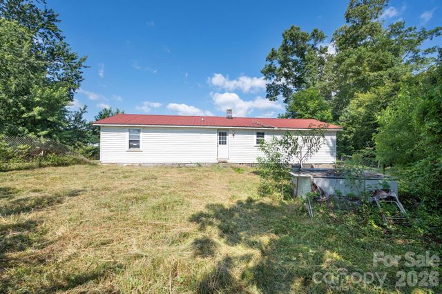 86 Sterling Drive, Mills River, NC 28759